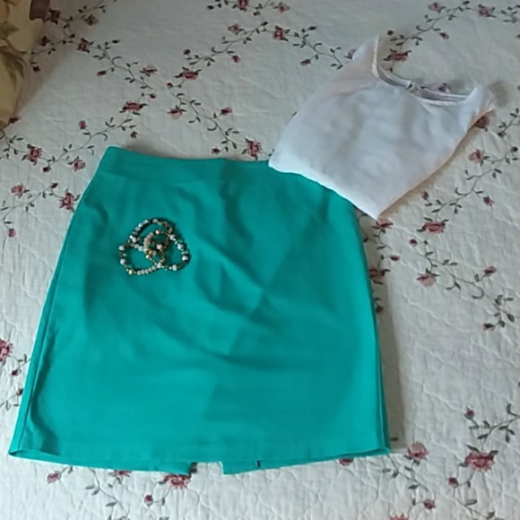 Rafaella Dresses & Skirts - Rafaella pencil skirt - turn heads!!